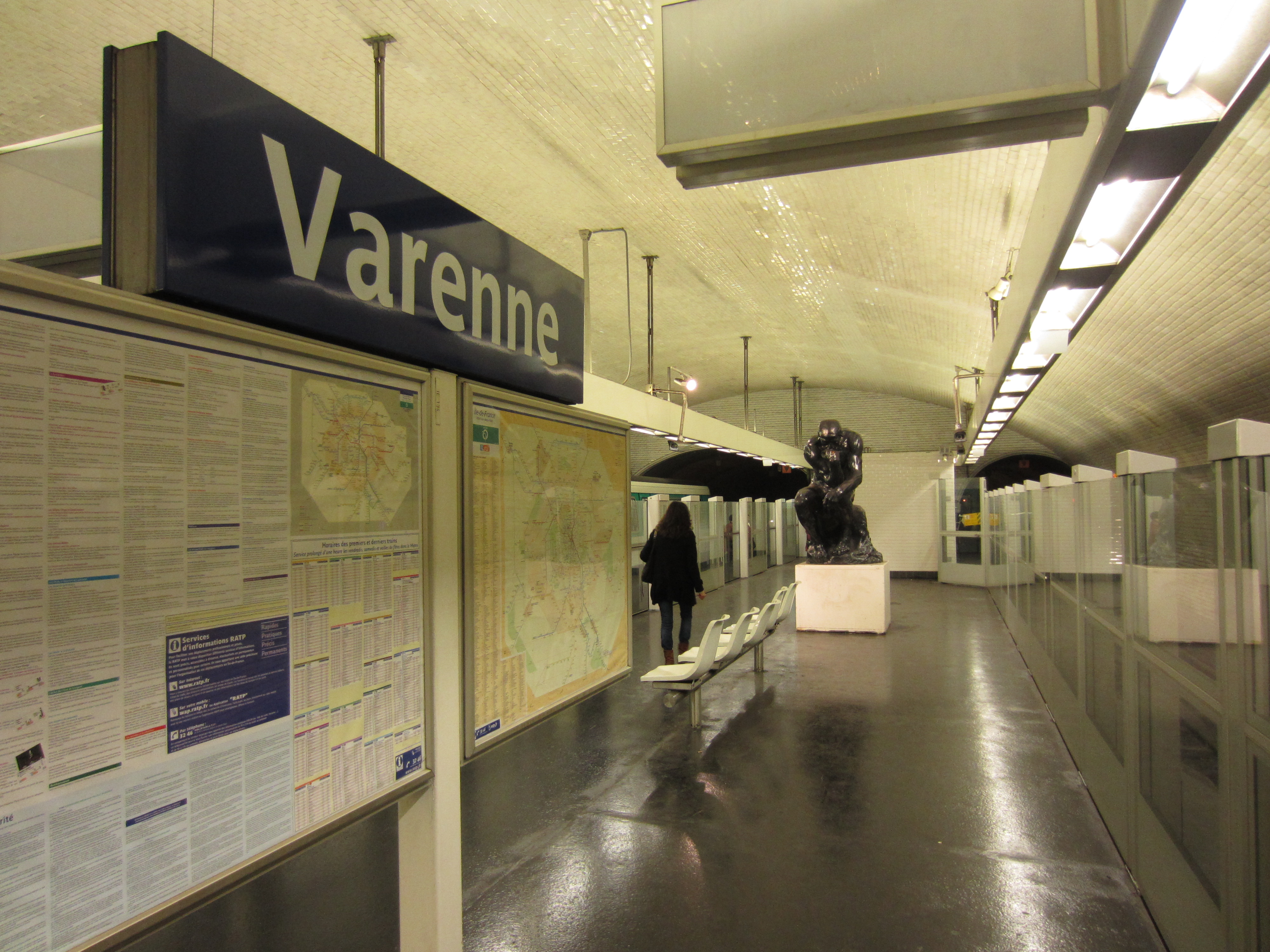 varenne metro station sign