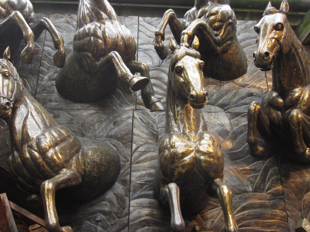 Camden lock horses