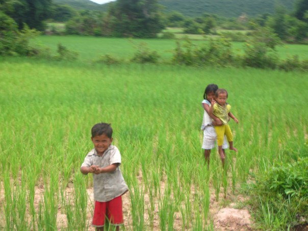 Friendly kids, Kampot province