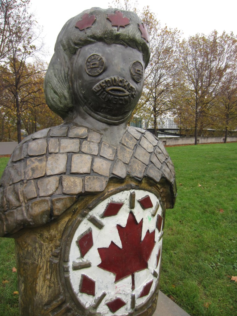 Children of the world sculptures by Rachid Khimoune in Bercy Park Paris