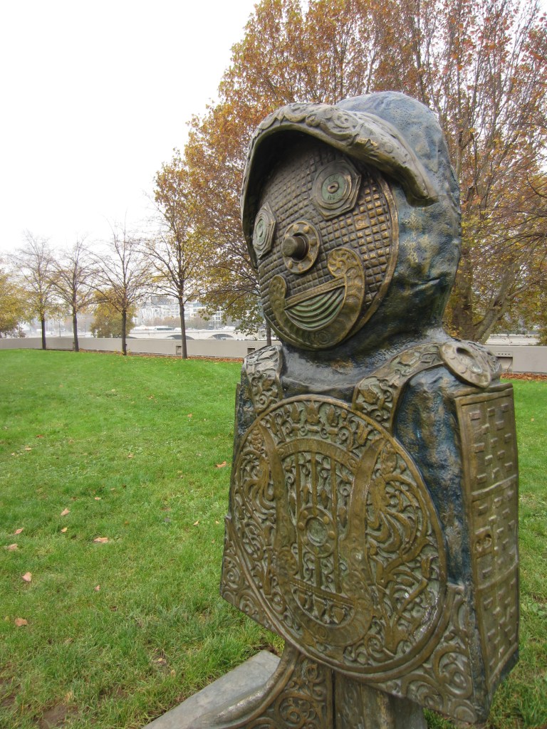 Children of the world sculptures by Rachid Khimoune in Bercy Park Paris